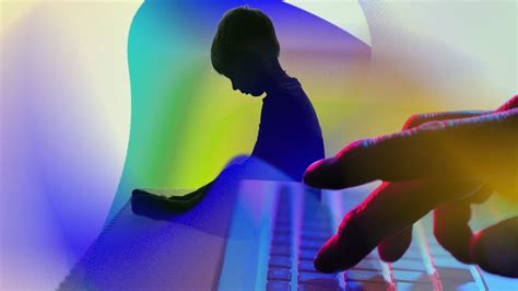 nude childreen|Experts in Cambridge warn children about sharing explicit images .